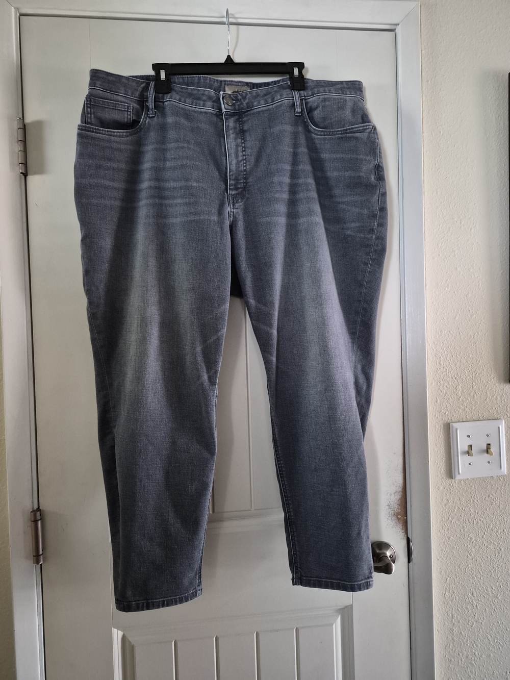 Kut from the Kloth Women's Washed Gray Cropped Jeans